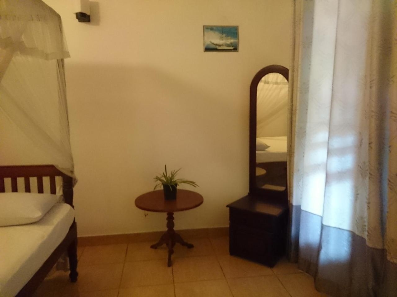 Sun And Surf Rest Otel Ahangama Dış mekan fotoğraf